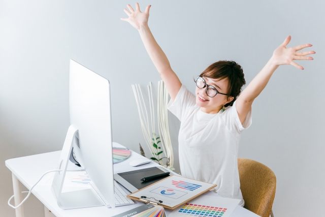 個人で仕事をうけてフリーランスになろう